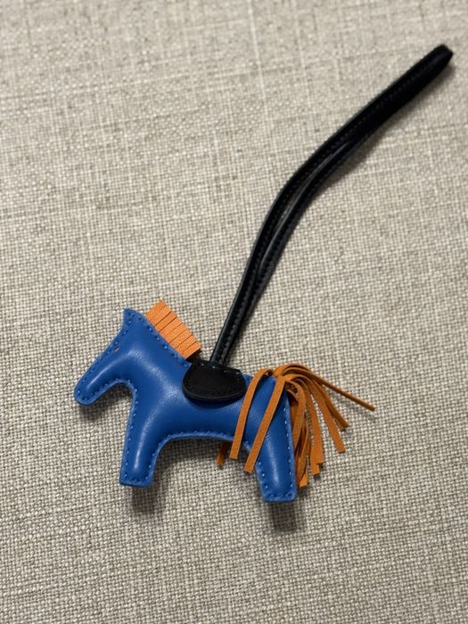 Hermes підвіска у вигляді коня з овчини Milo