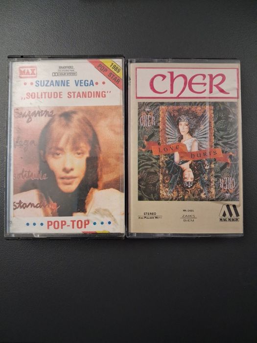 Kasety magnetofonowe Suzanne Vega oraz Cher