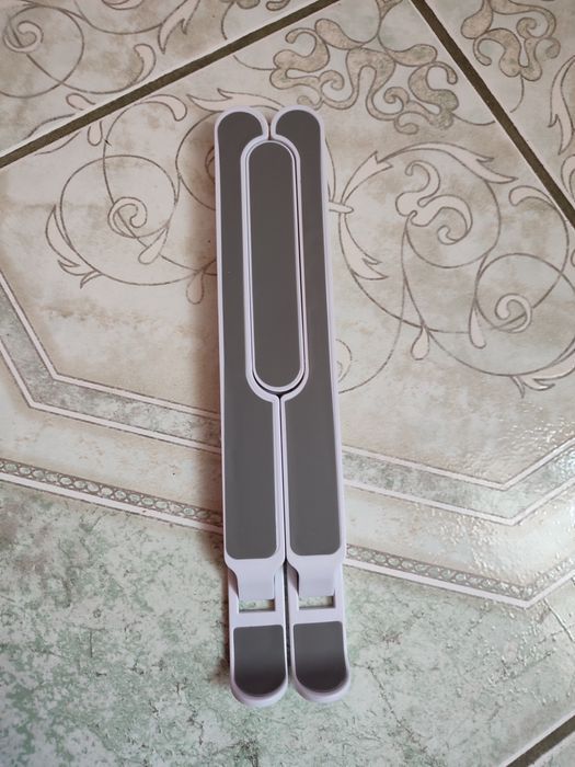 Nowa biała podstawka stojak pod laptopa komputer