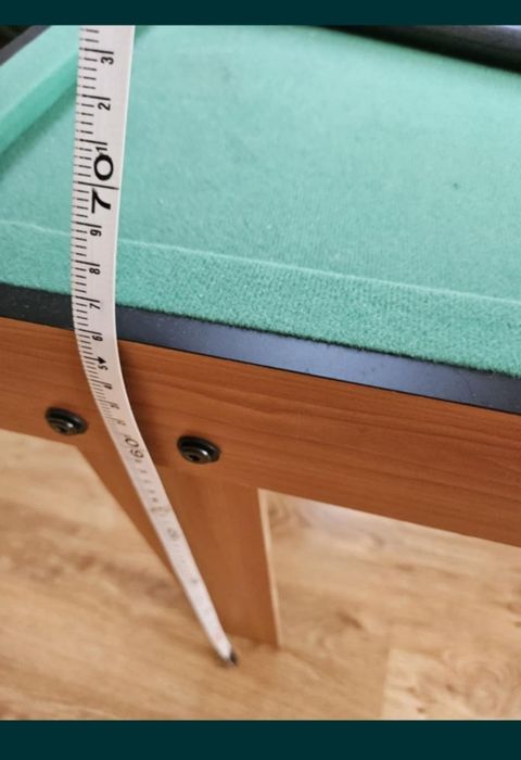 Stół bilardowy z kijem bilardowym