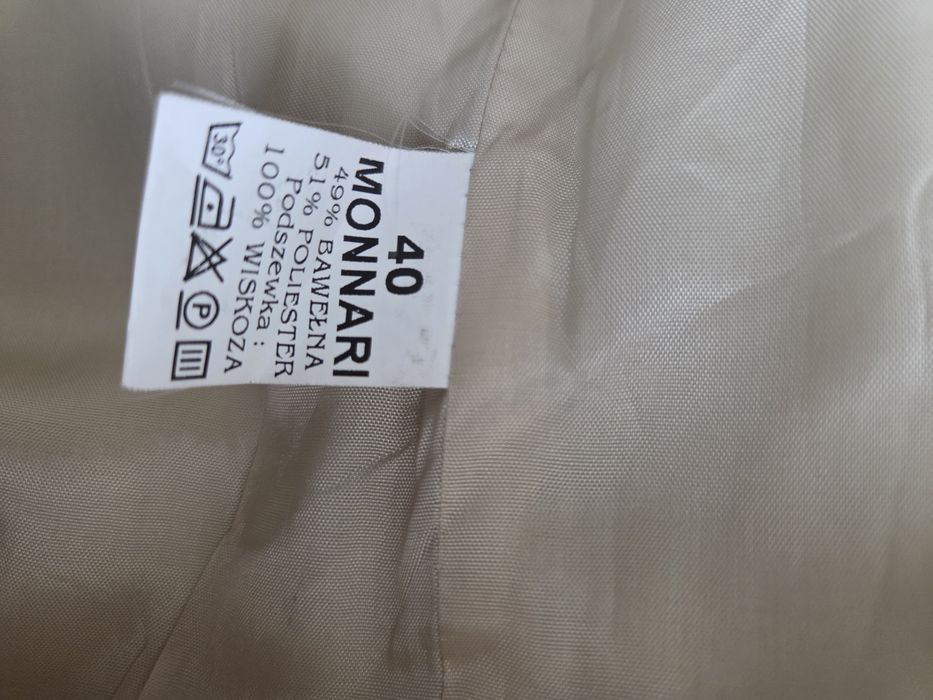 Płaszcz damski beżowy marki Monnari