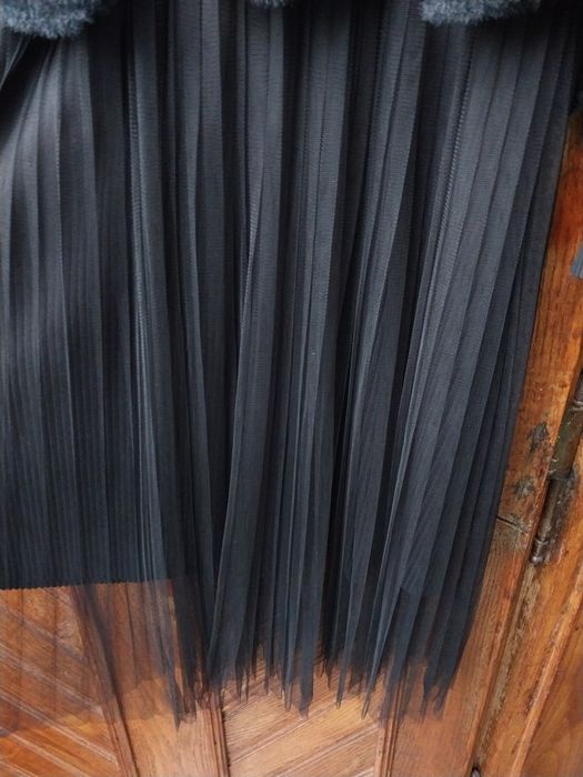 Шикарне плаття  з накидкою