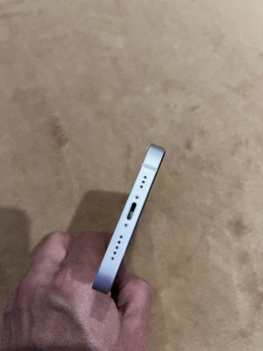 IPHONE  12. 64gb.