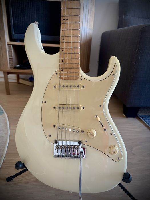 Guitarra electrica Cort G200