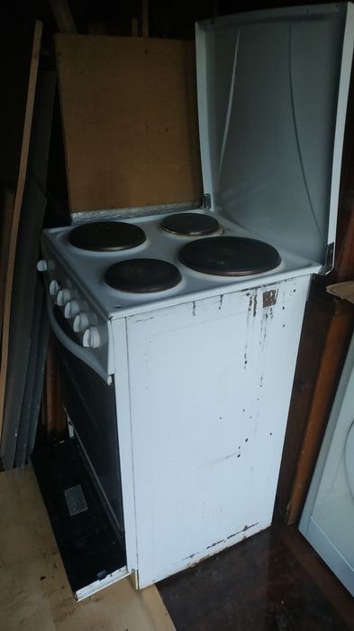 Продам электроплита Indesit