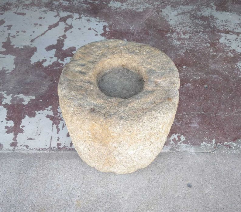 Antiga pedra em granito