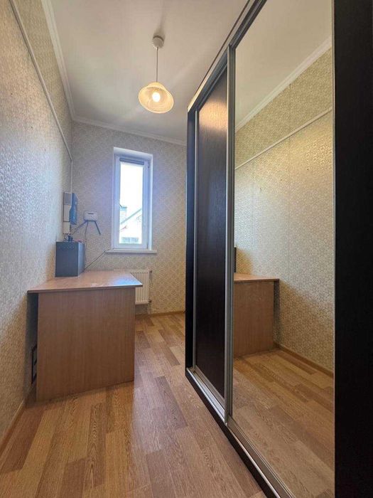 2-х кім Квартира в приватномку секторі 70м  і земля Хотів/Теремки