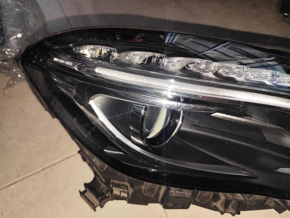 Mercedes GLA X156 - Farol Bi-Xenon Direito - FF910