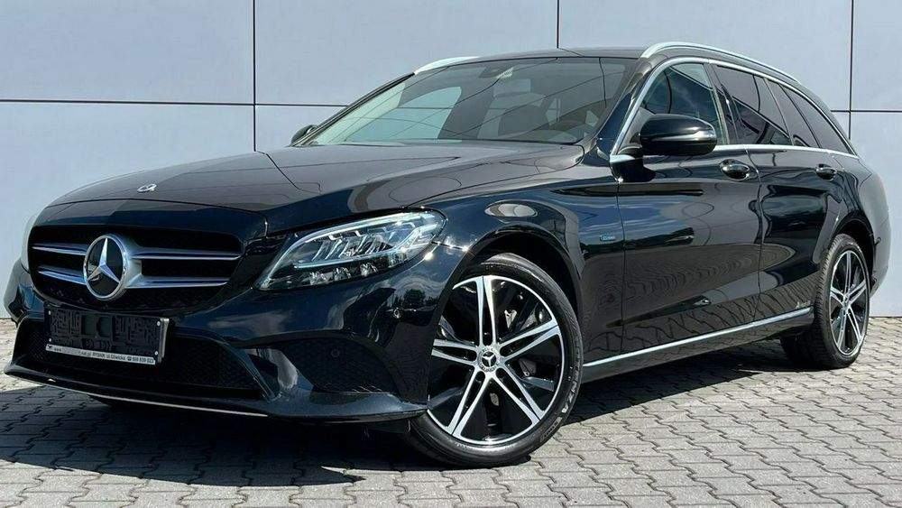 Mercedes-Benz Klasa C Hybryda Automat / Navi / Kamera / Parktronic / Led / Webasto / FV23%