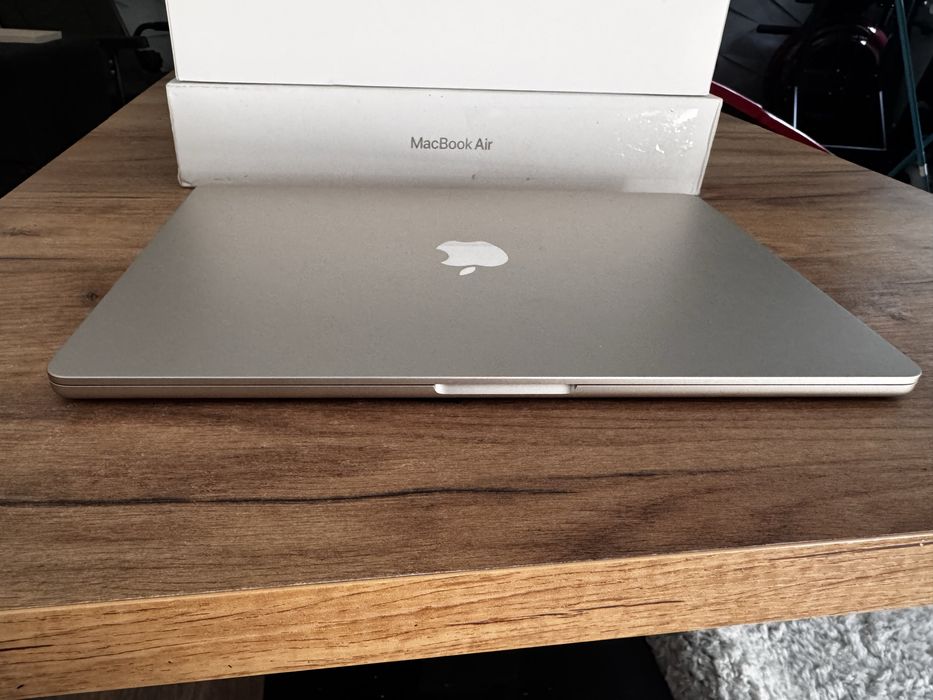 Apple MacBook Air 15” M3 8GB Ram 256GB SSD