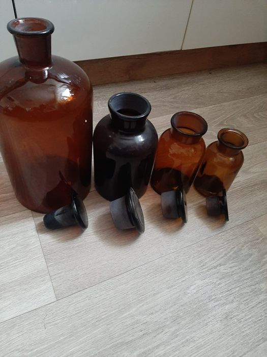 Butelki szklane apteczne