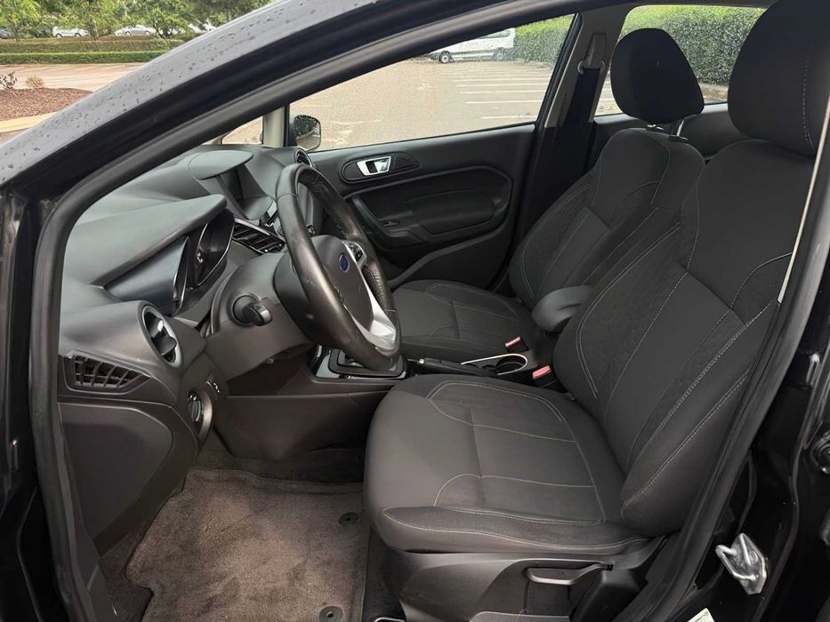Ford Fiesta Titanium      2015