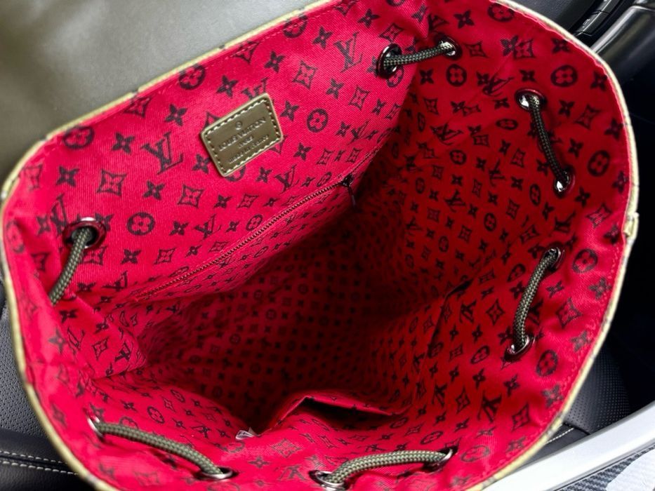 Рюкзак Louis Vuitton хаки зеленый Christopher мужской кожаный
