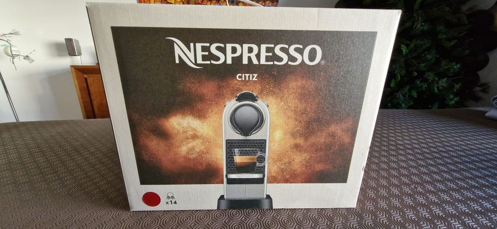 Máquina café Nespresso nova