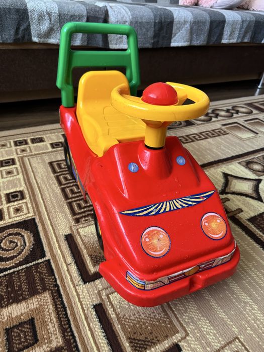 Дитяча машинка - толокар