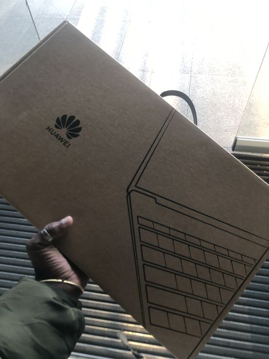 Huawei matebook D16