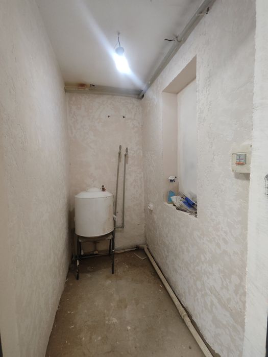 Часть дома и 10 соток 
Асфальтированная улица.
Учас