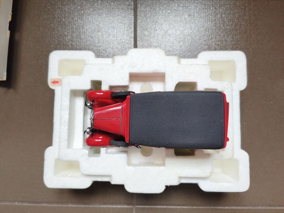 Ford Panel Delivery 1:24