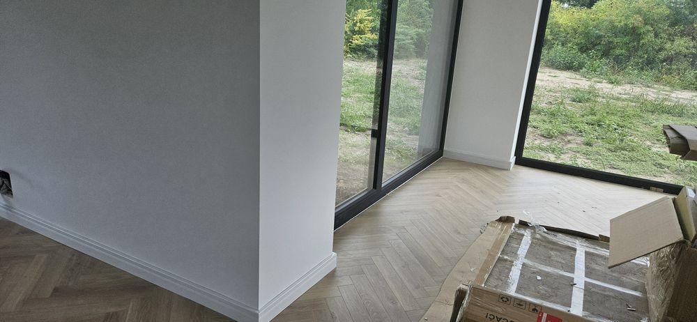 Listwa przypodłogowa MDF z frezem biała L8/2 8 cm - Prestige Decor