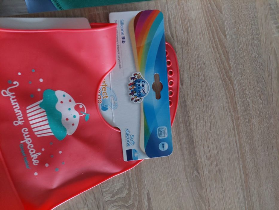 Śliniak Canpol silikonowy, Odcienie różu, 4m+