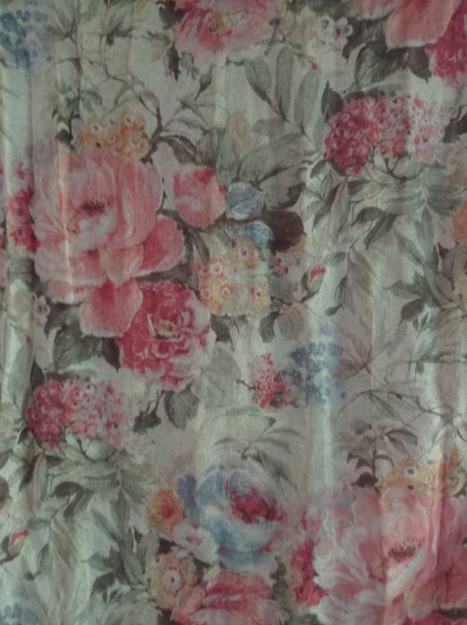 Chusta, apaszka damska motyw kwiatowy.