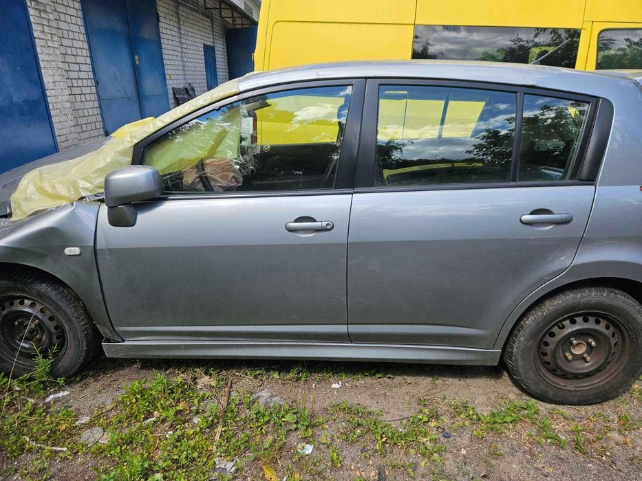 Разборка NISSAN TIDA 1.6 бензин, мкпп. Шрот, мотор, коробка, двери.