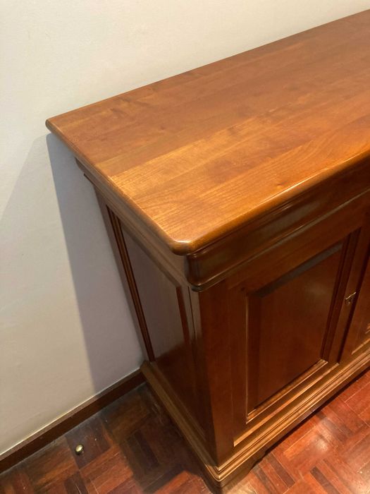 Móvel em cerejeira maciça