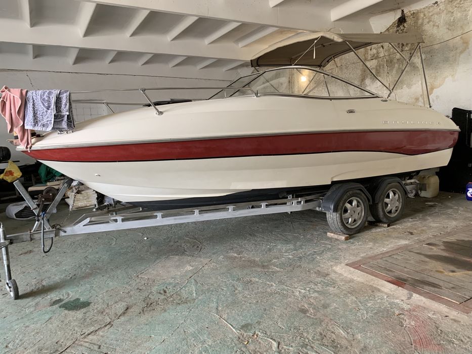 Катер Bayliner Capri212