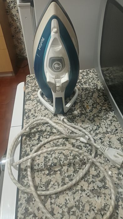 Ferro de engomar a vapor