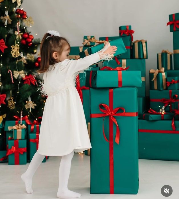 Святкова сукня на дівчинку