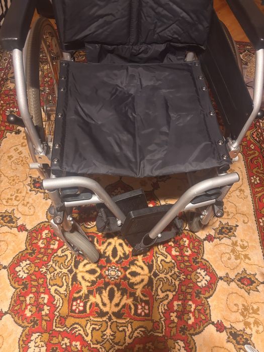 Продам инвалидное кресло