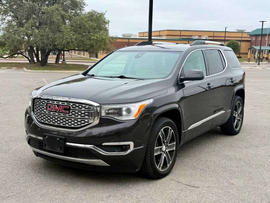 GMC Acadia Denali      2018