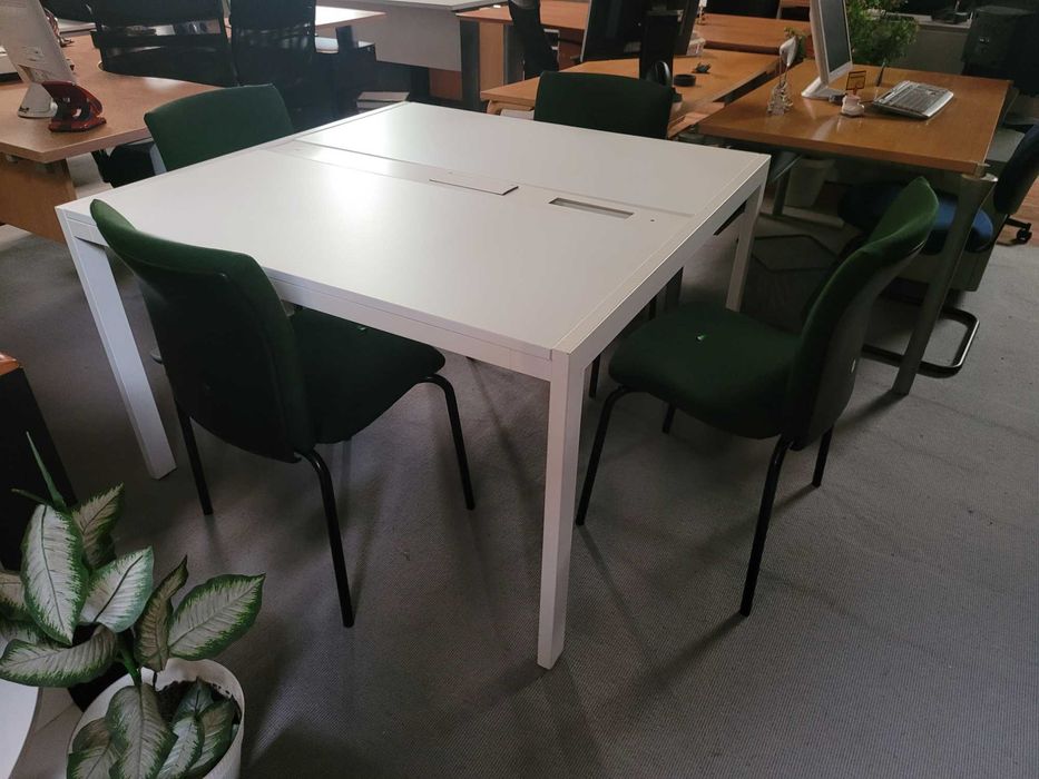 Double desk or small meeting table - excellent condition64584264456834121