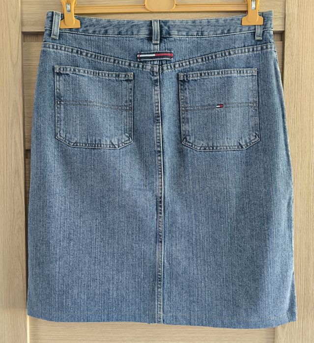 Klasyczna spódnica marki Tommy Hilfiger