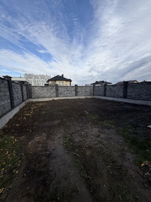 Продаж котеджу район Екватору.Міські комунікації