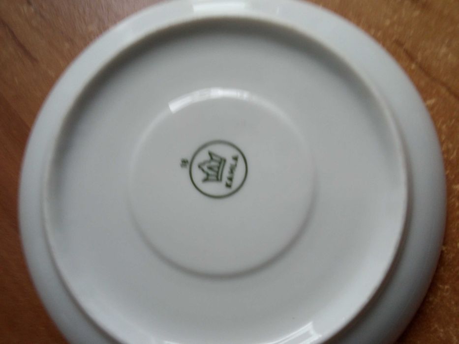 Talerzyk podstawka Kahla biała porcelana ,zielona otoczka