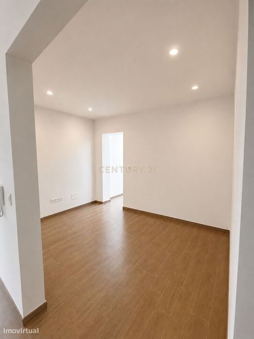 Apartamento T2 com Vista Panorâmica em Queluz, Sintra