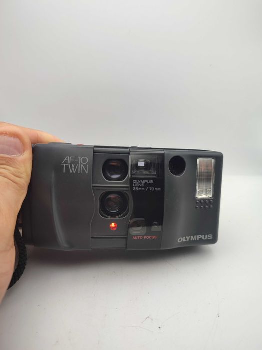 Aparat Olympus AF-10 Podwójny obiektyw