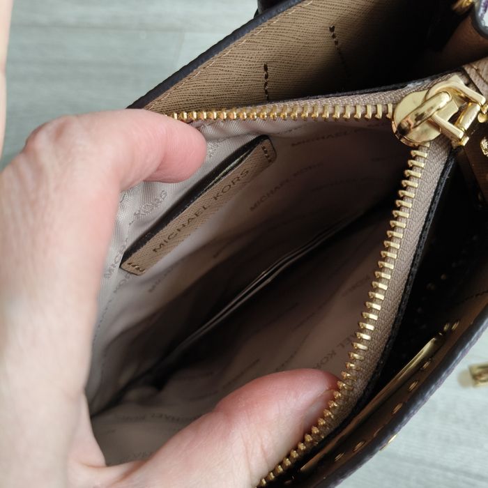 Шкіряна сумка від Michael Kors