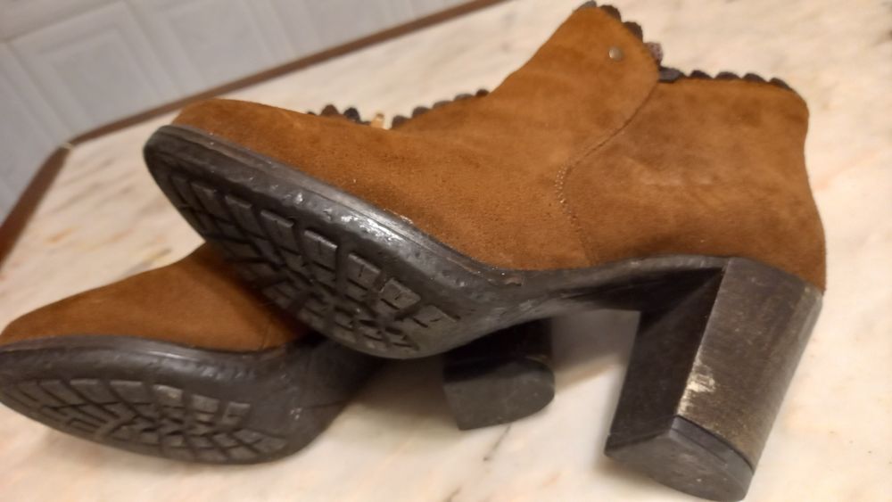 Vendo botas de senhora muito baratas