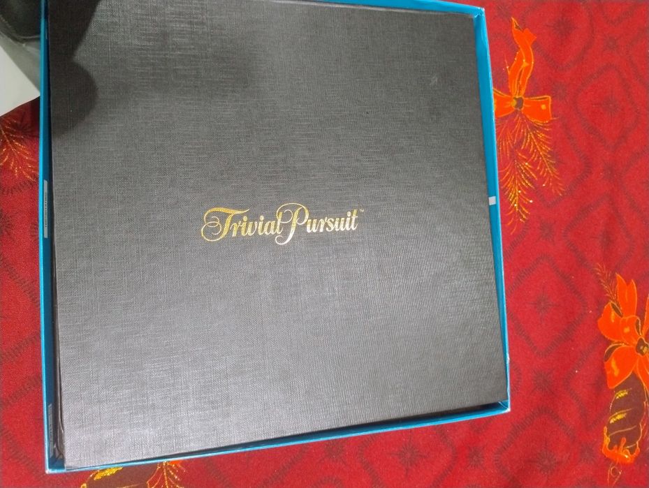 Trivial pursuit  como novo