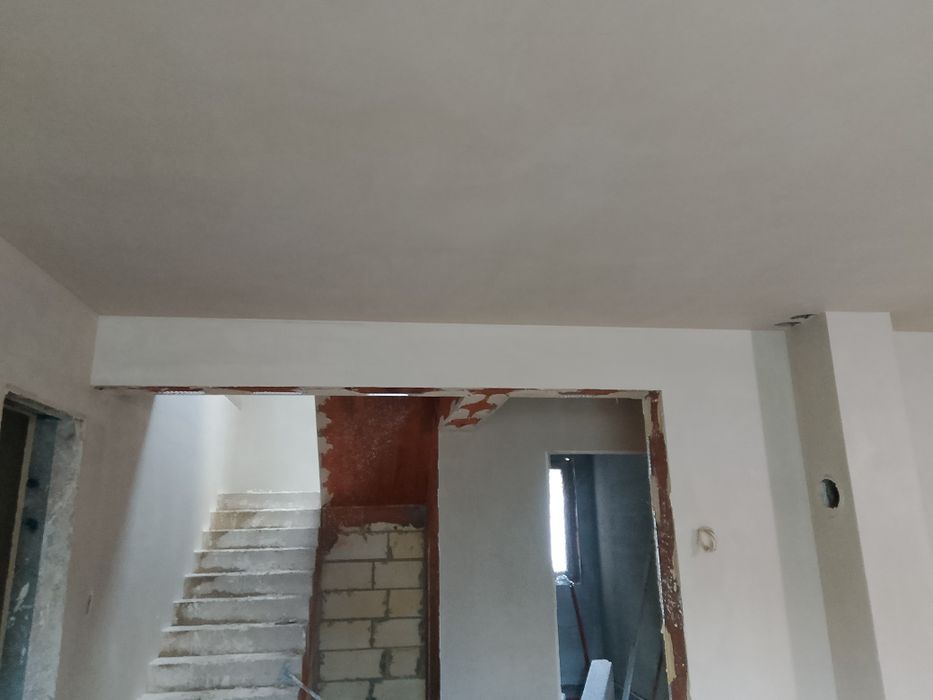Tynki maszynowe gipsowe cementowe