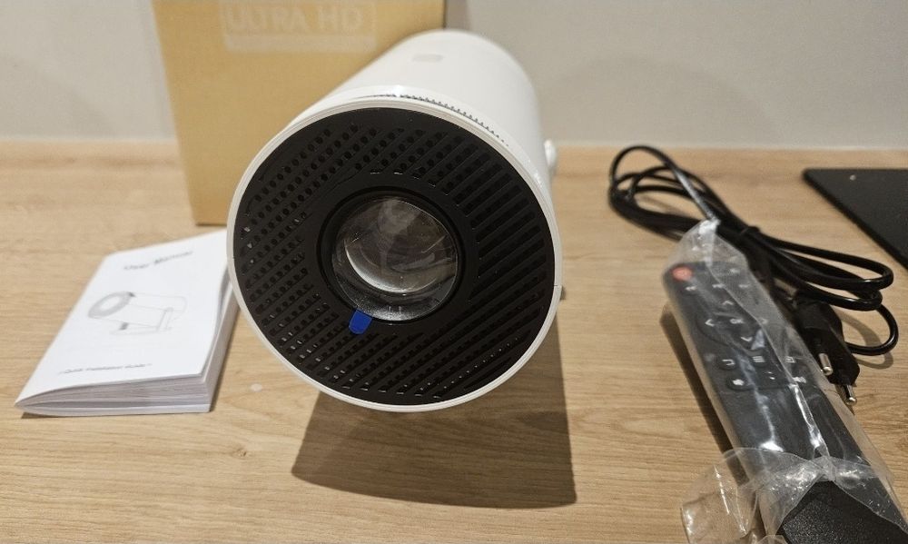 Projektor multimedialny rzutnik nowy