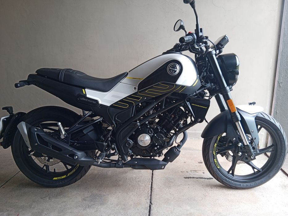 Benelli leoncino 125 como NOVA 2025