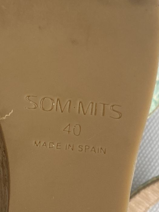 Som Mits sandały na koturnie 40