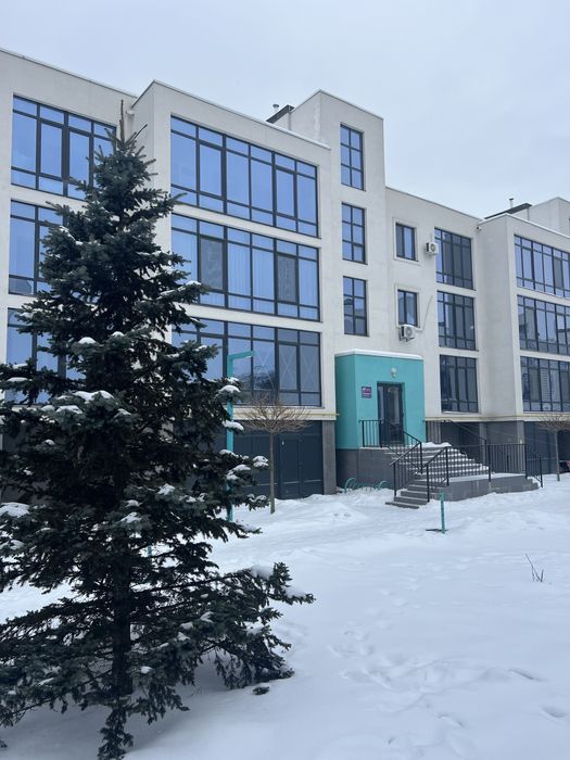 Однокімнатна в зданому будинку.