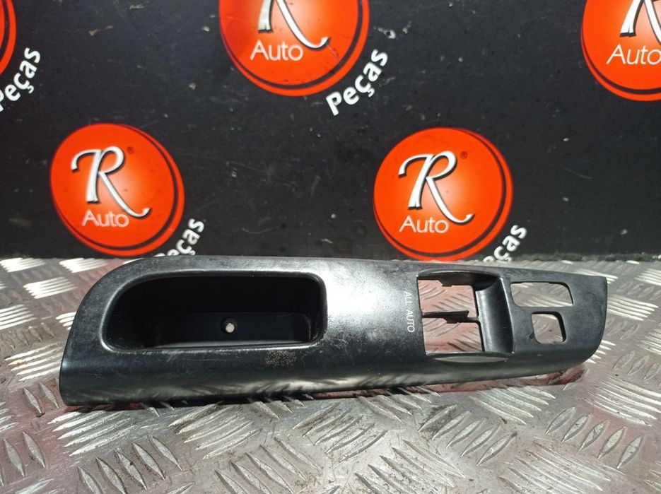 Pega Frente Esquerdo Da Quartela Toyota Corolla Verso (_E12_)