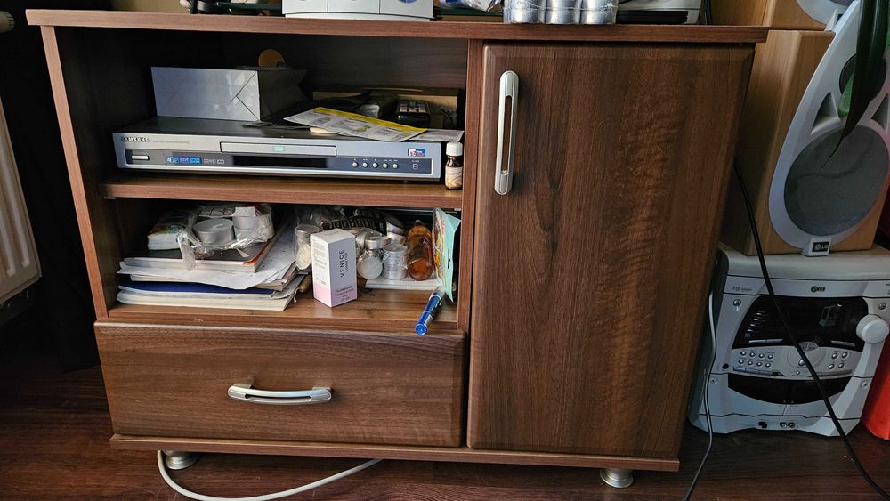 Zestaw mebli drewnianych - bardzo pojemne