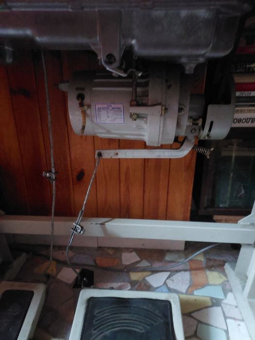 Продам промислову швейну машинку Sibura