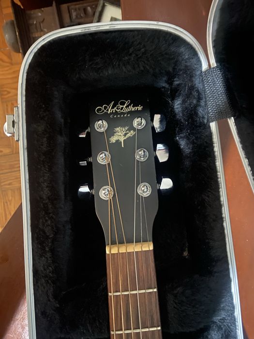 Godin / Art & Lutherie CW Cedar Black QI
